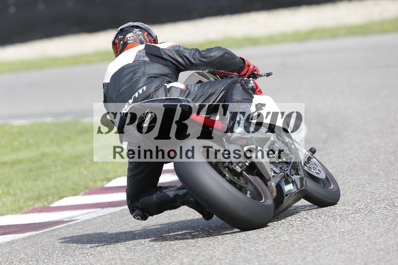 /53 16.09.2025 Track Day Domi Aegerter ADR/Gruppe gruen/backside
